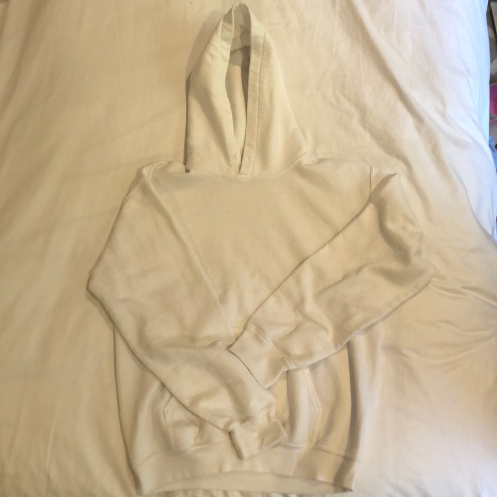 Plain White Gildan Sweatshirt